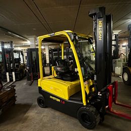 Hyster J1.8XN LWB °°° Chariot 4 roues électrique