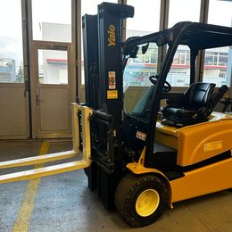 Yale ERP35VL °°° Chariot 4 roues électrique