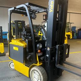 Yale ERC22VG °°° Chariot 4 roues électrique