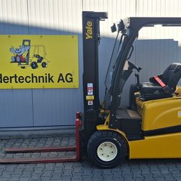 Yale ERP35VL °°° Chariot 4 roues électrique