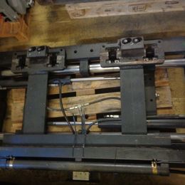 Dispositif de réglage des fourches Meyer