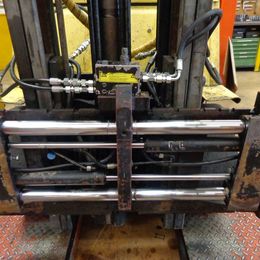 Dispositif de réglage des fourches Meyer