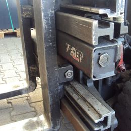 Dispositif de réglage des fourches Meyer