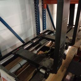 Dispositif de réglage des fourches avec déplacement latéral E-L-M