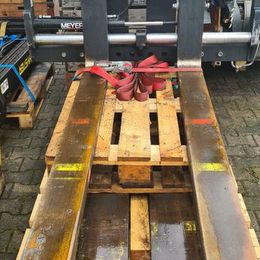 Dispositif de réglage des fourches Meyer