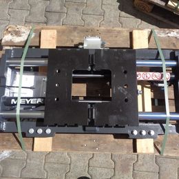 Dispositif de réglage des fourches avec déplacement latéral Meyer