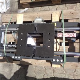 Dispositif de réglage des fourches avec déplacement latéral Meyer