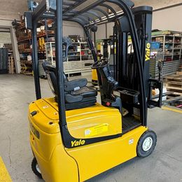 Yale YALE ERP16VT SWB °°° Chariot 3 roues électrique